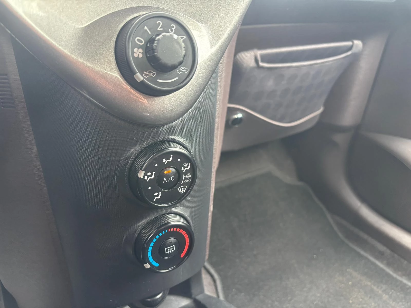 Hoofdafbeelding Toyota iQ