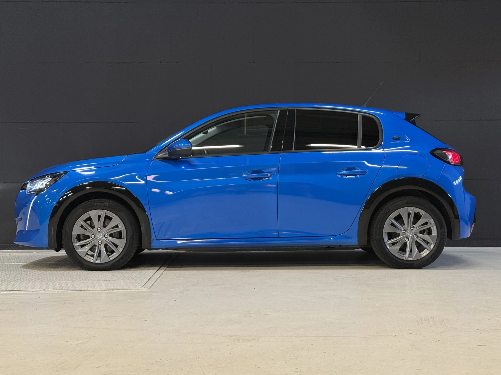 Hoofdafbeelding Peugeot e-208