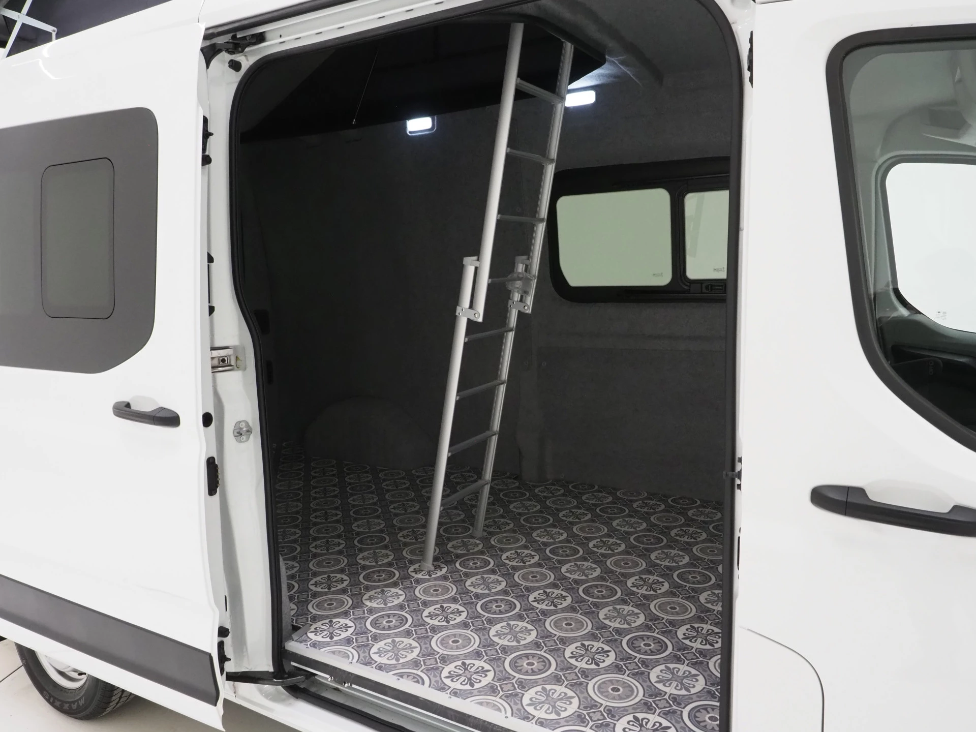 Hoofdafbeelding Maxus Deliver9