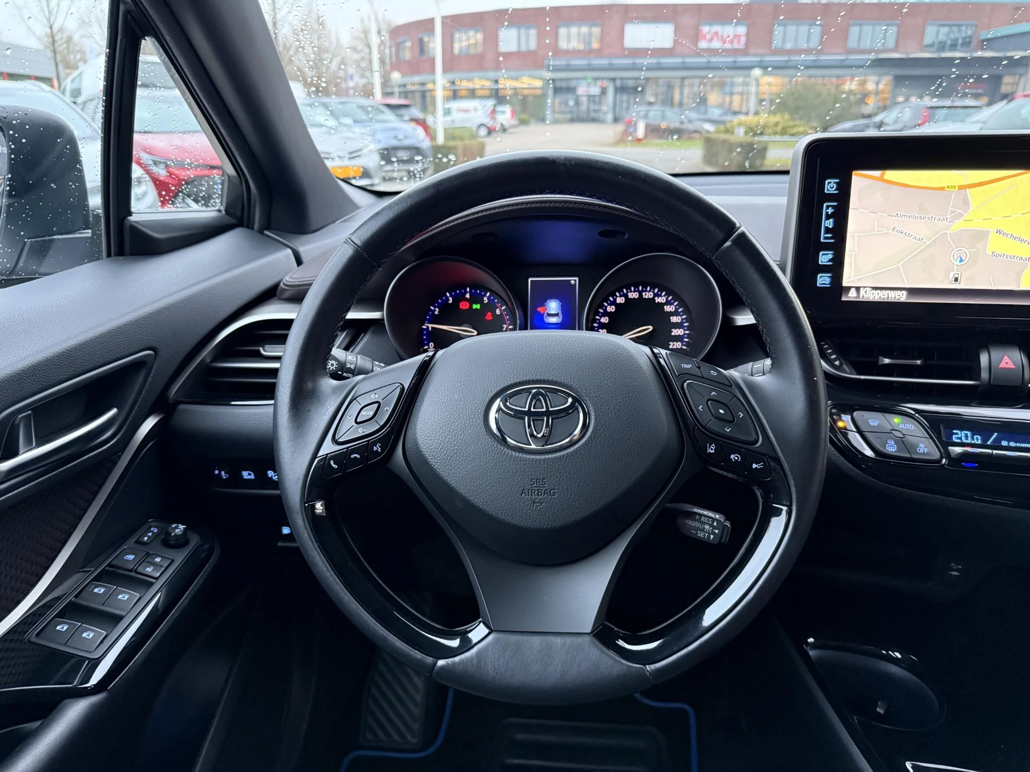 Hoofdafbeelding Toyota C-HR