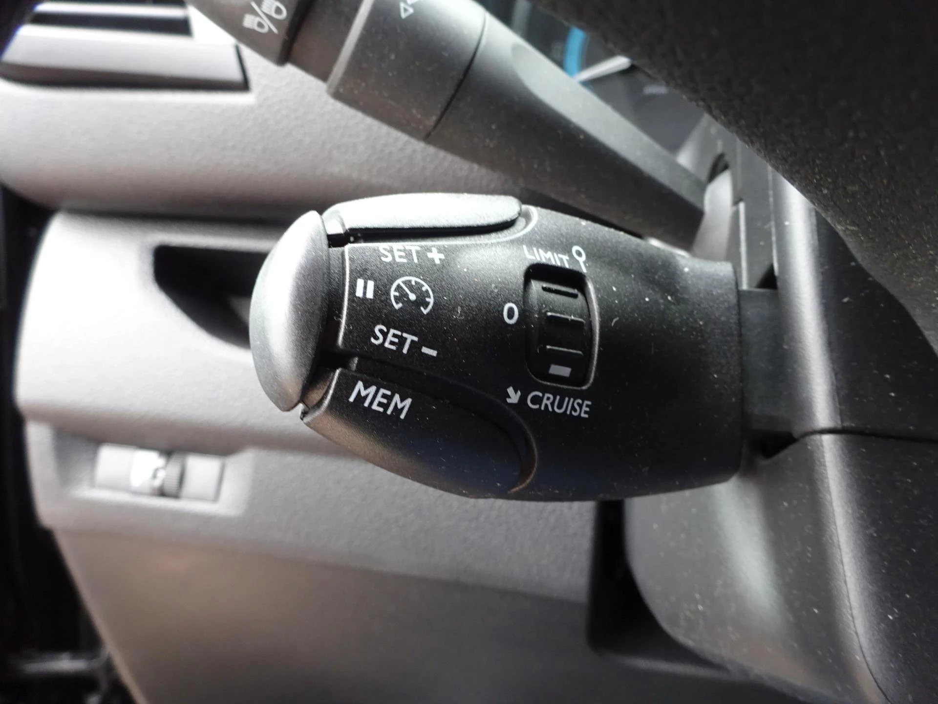 Hoofdafbeelding Peugeot e-Expert