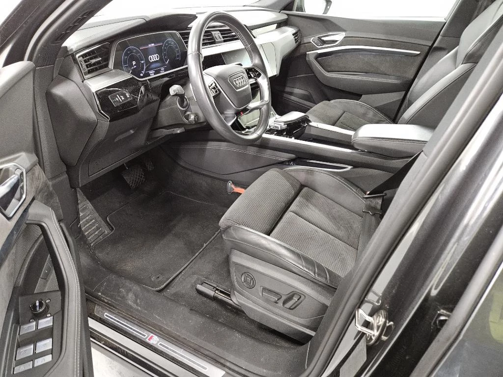 Hoofdafbeelding Audi e-tron