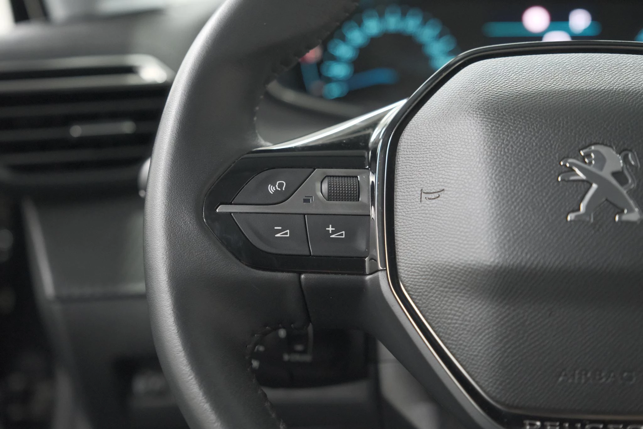 Hoofdafbeelding Peugeot e-208