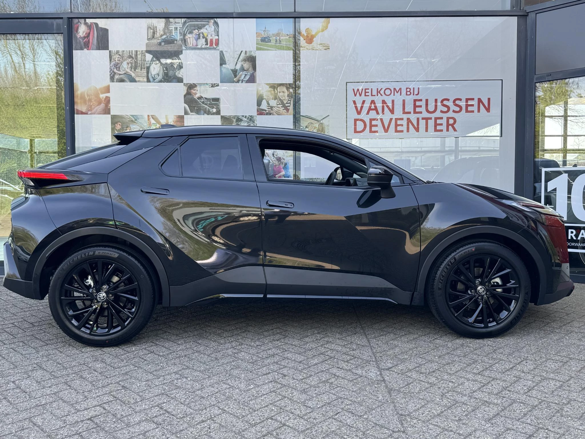 Hoofdafbeelding Toyota C-HR