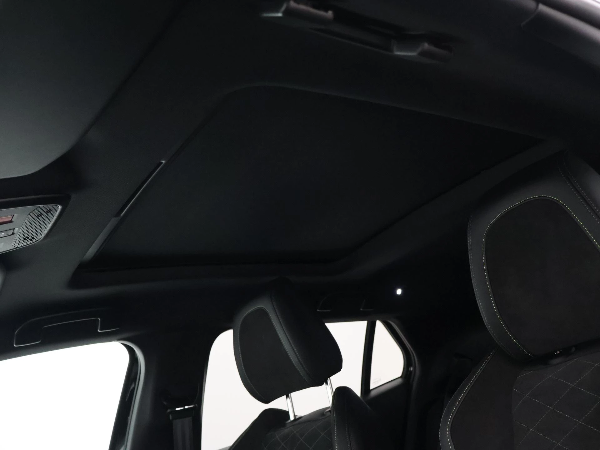 Hoofdafbeelding Peugeot e-2008