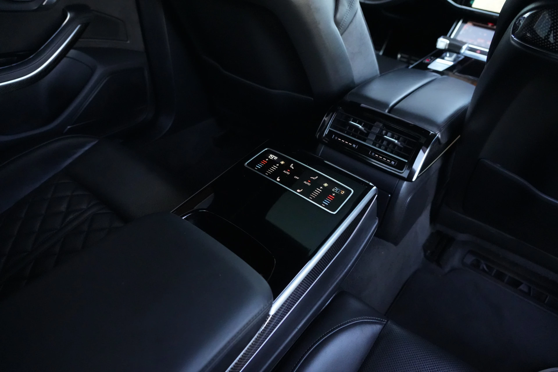 Hoofdafbeelding Audi S8