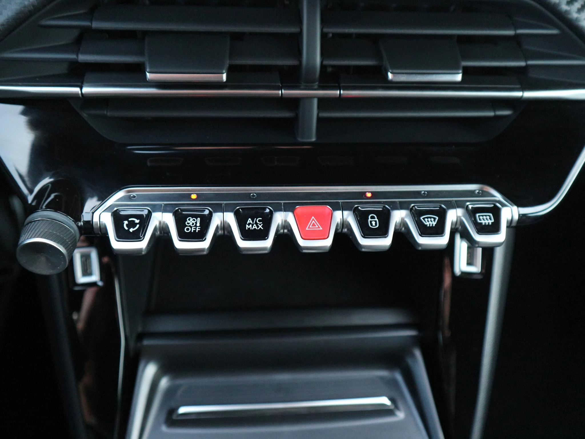 Hoofdafbeelding Peugeot e-2008