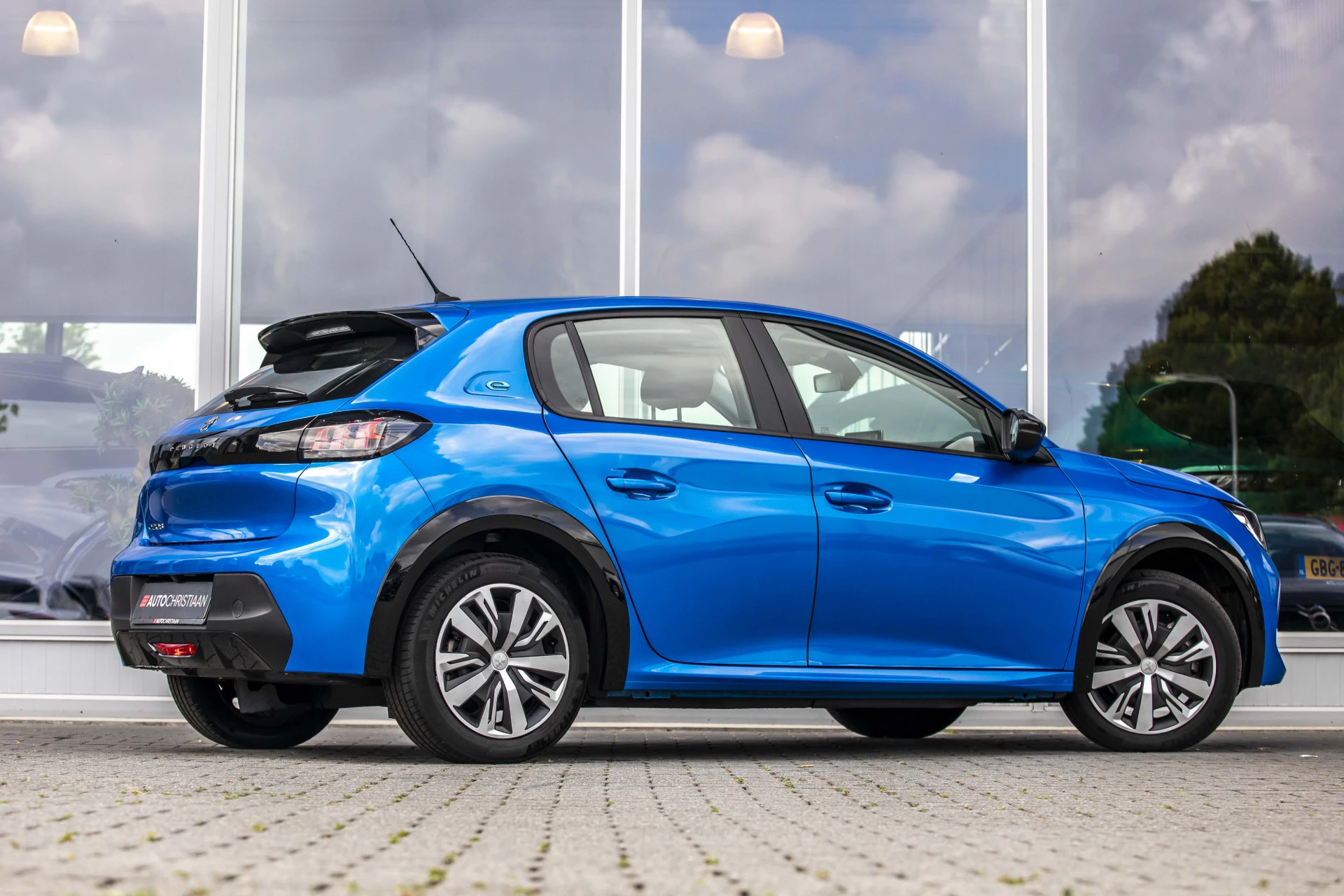 Hoofdafbeelding Peugeot e-208