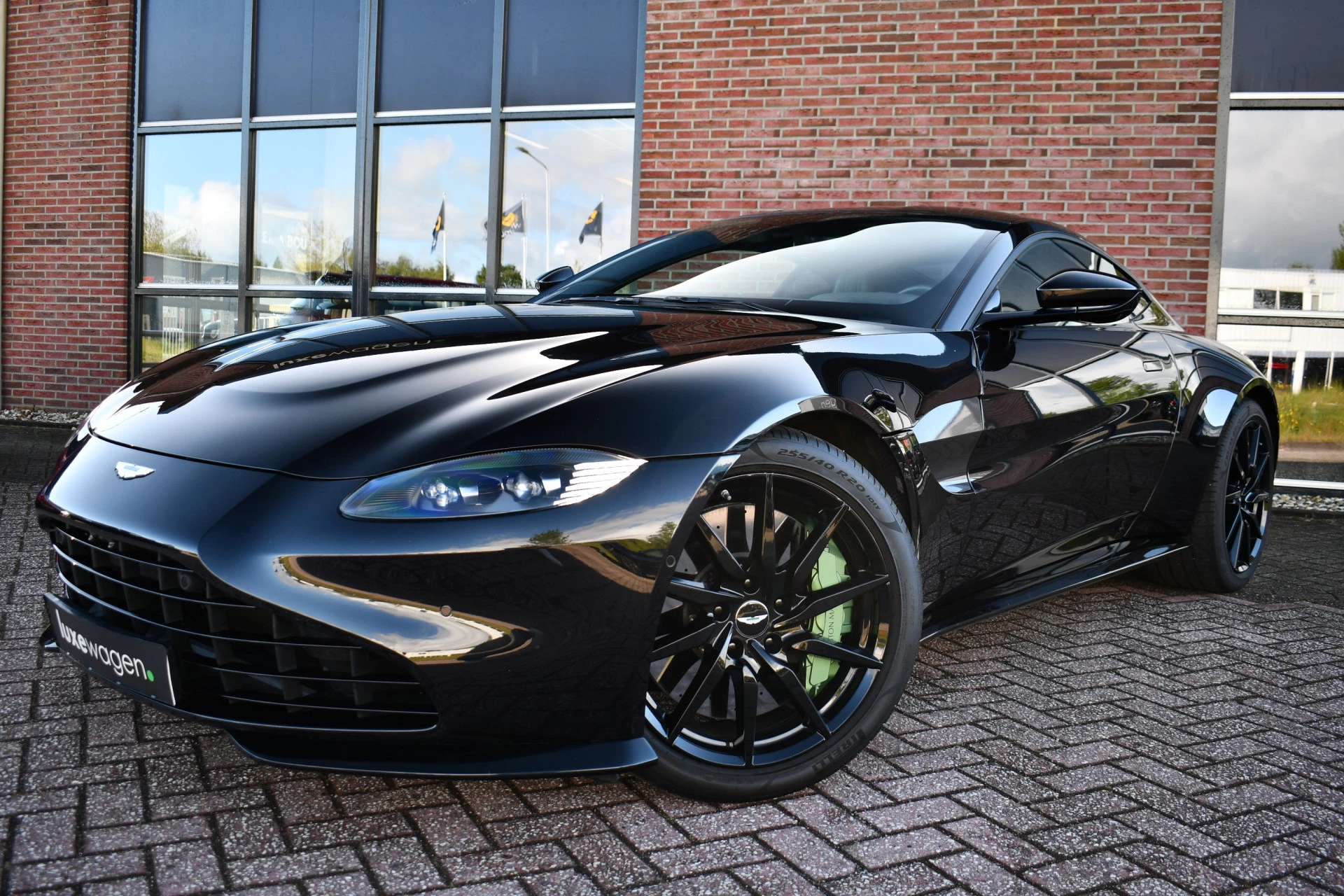 Hoofdafbeelding Aston Martin V8 Vantage