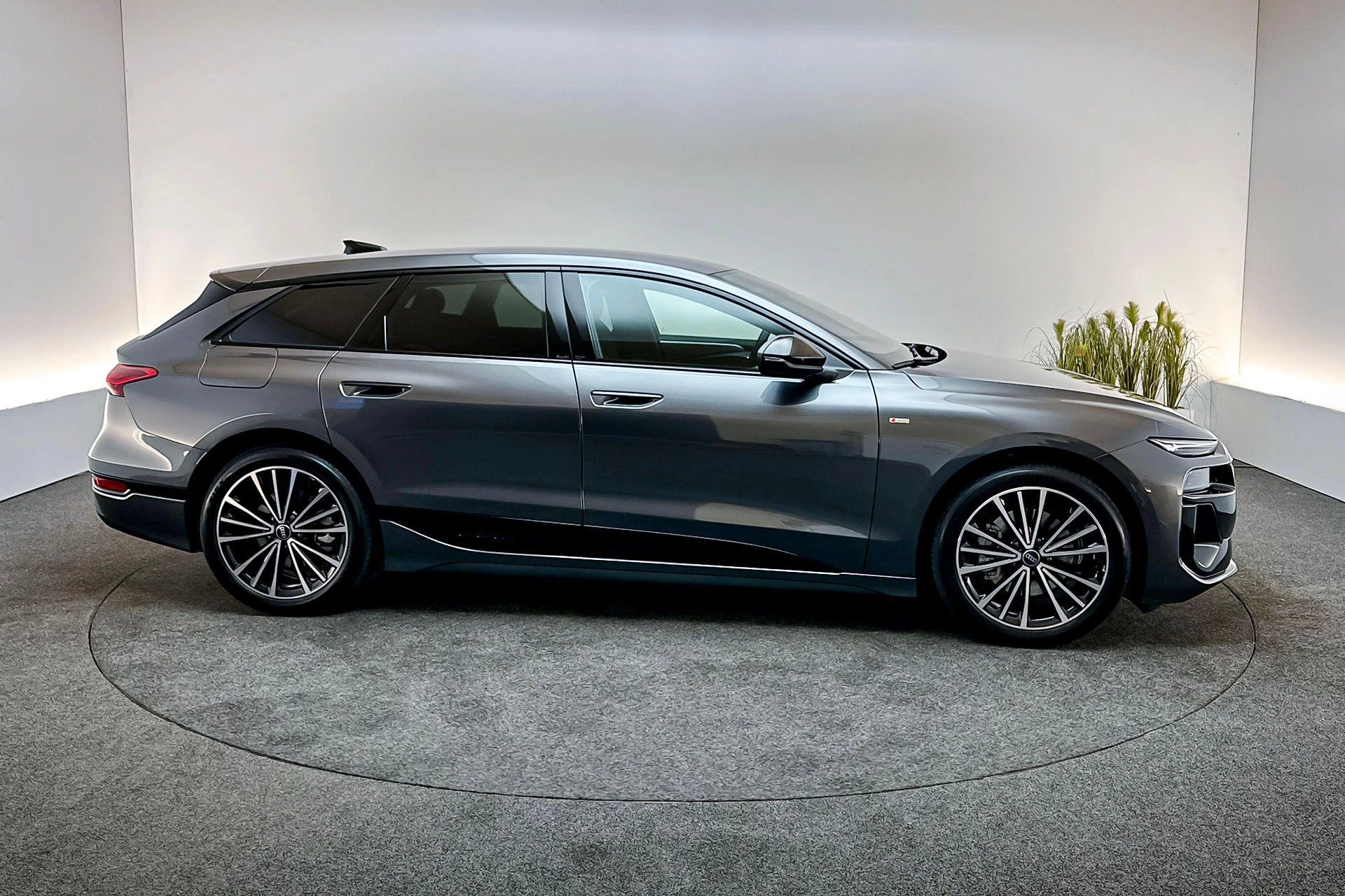 Hoofdafbeelding Audi A6 Avant e-tron