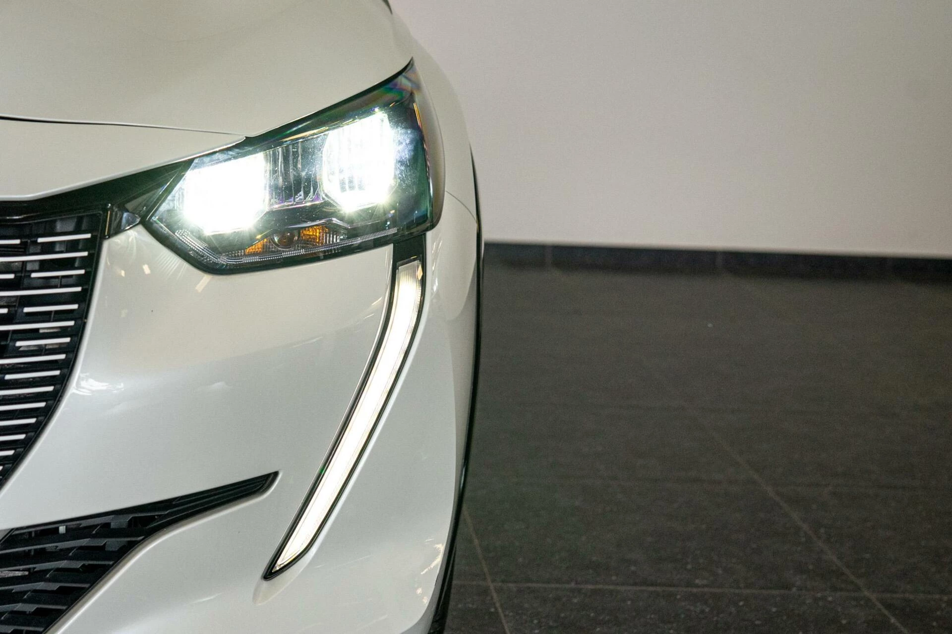 Hoofdafbeelding Peugeot e-208