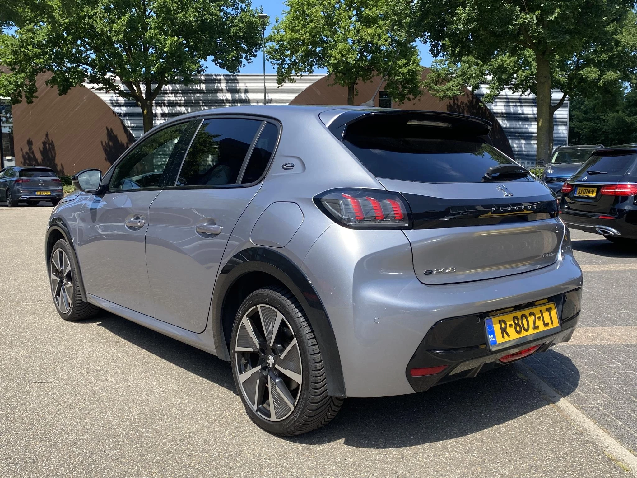 Hoofdafbeelding Peugeot e-208