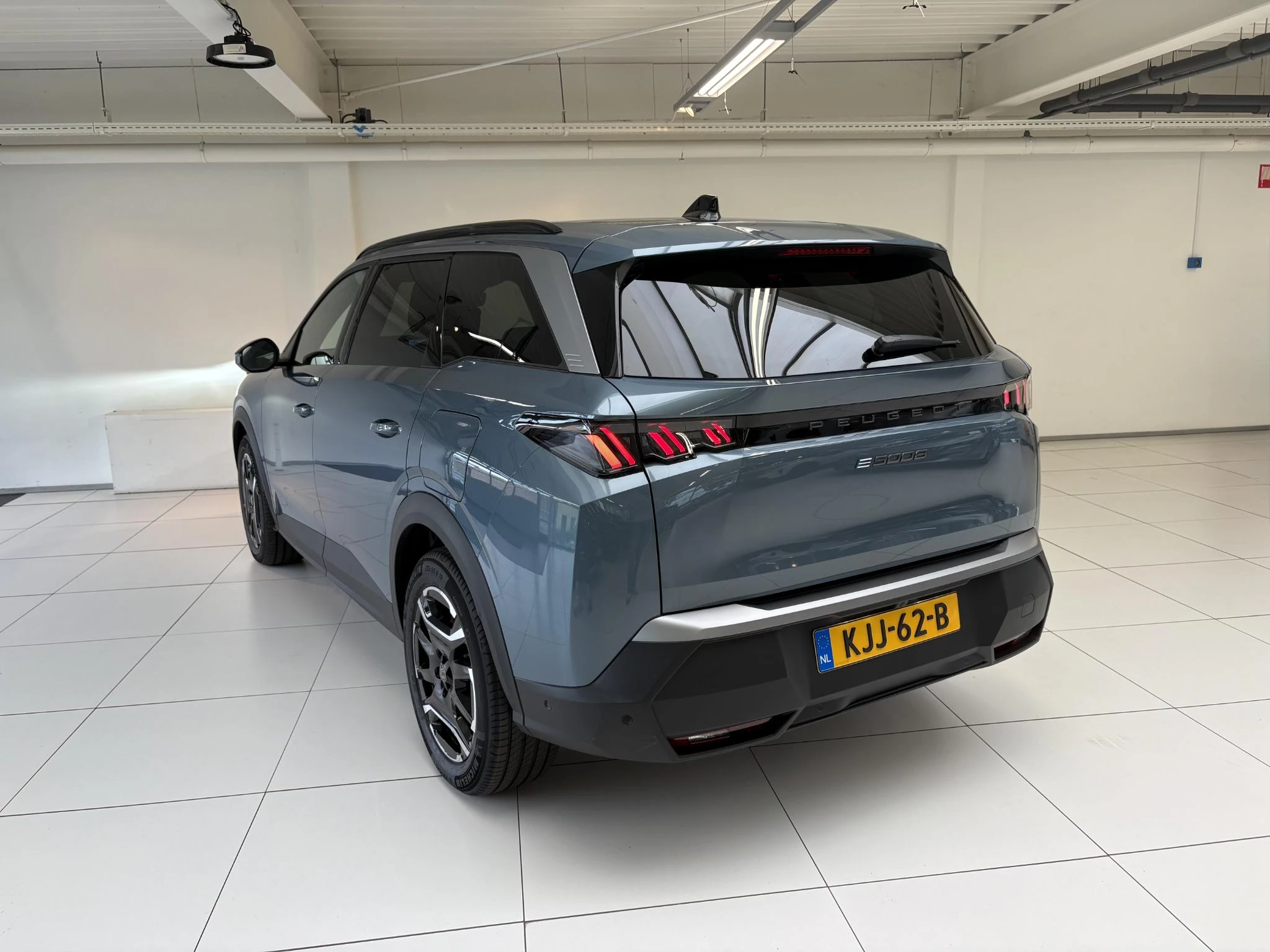 Hoofdafbeelding Peugeot e-5008