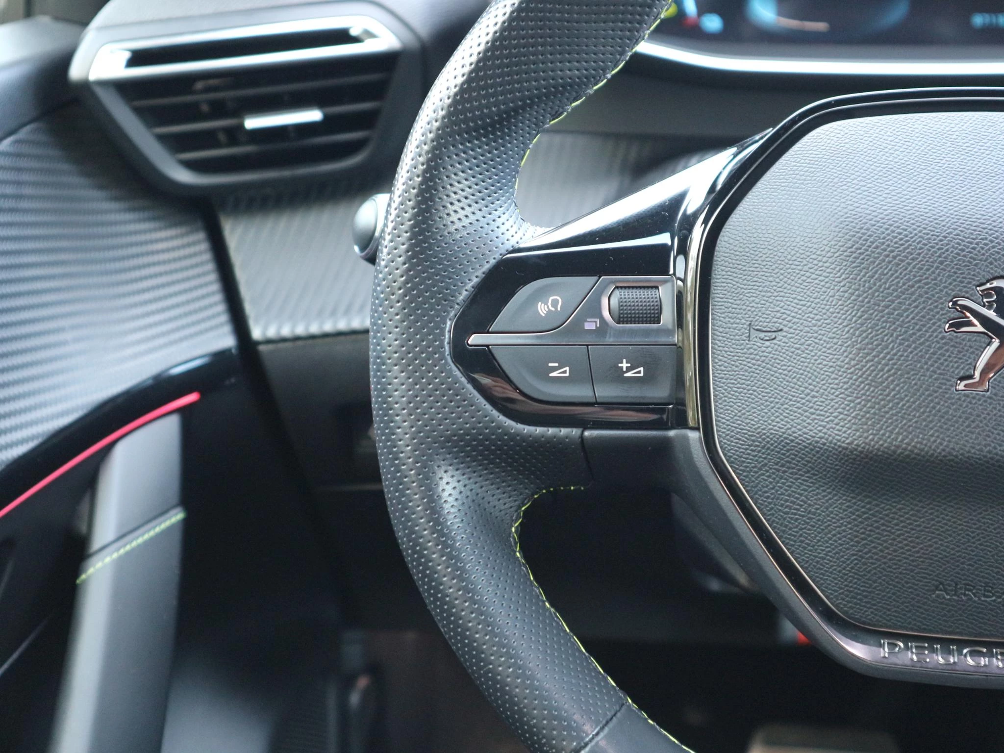 Hoofdafbeelding Peugeot e-208