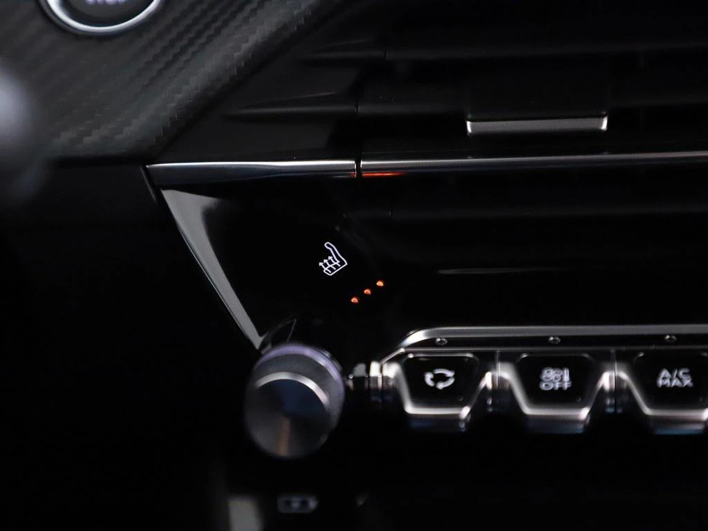 Hoofdafbeelding Peugeot e-2008