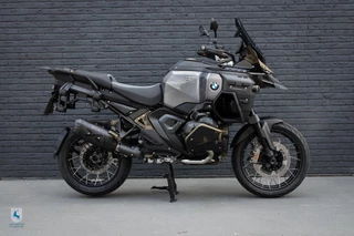 BMW R 1300 GS Adventure Triple Black Brons editie ASA / Van Harten Design / BOS uitlaat X