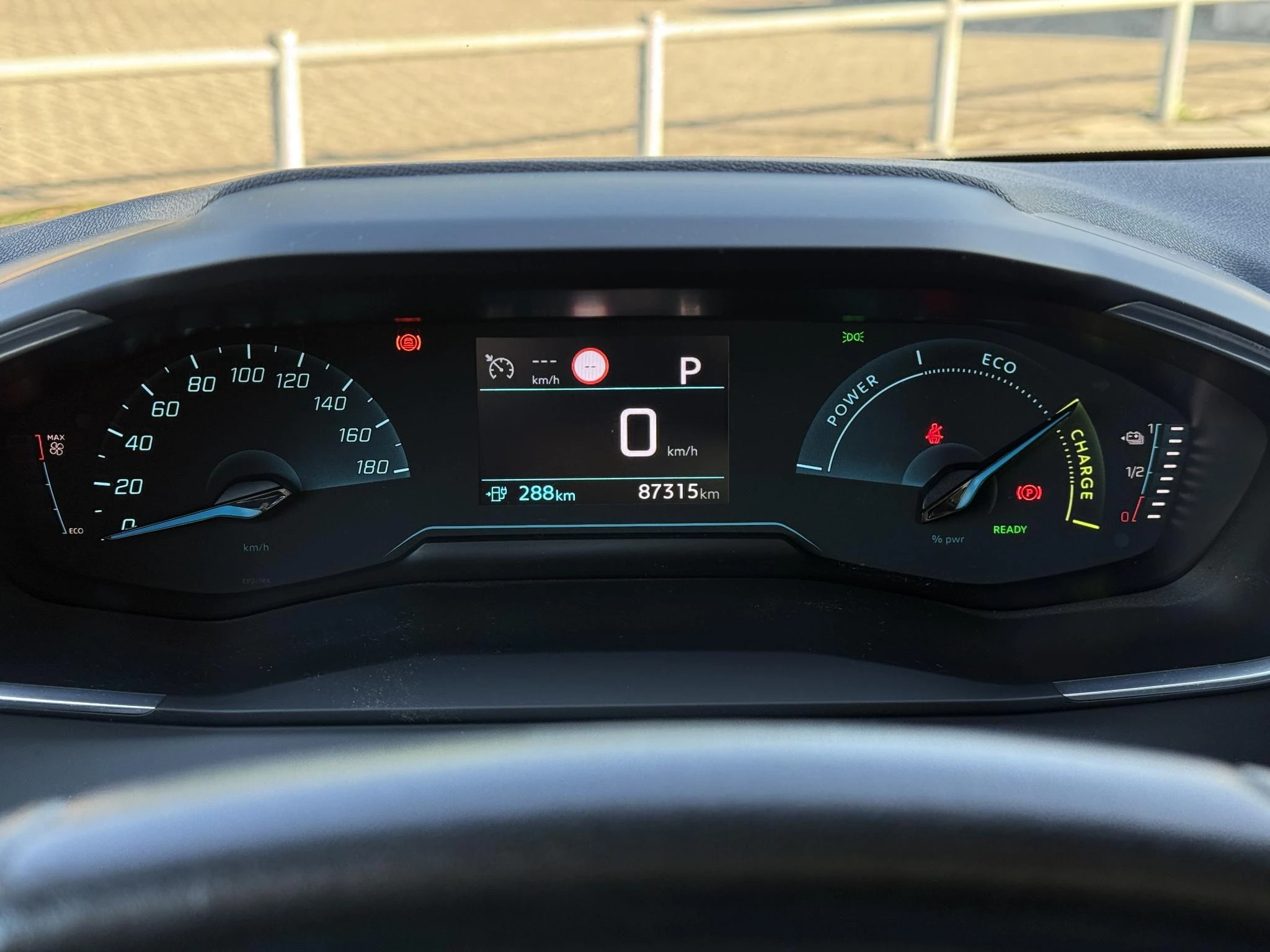 Hoofdafbeelding Peugeot e-208