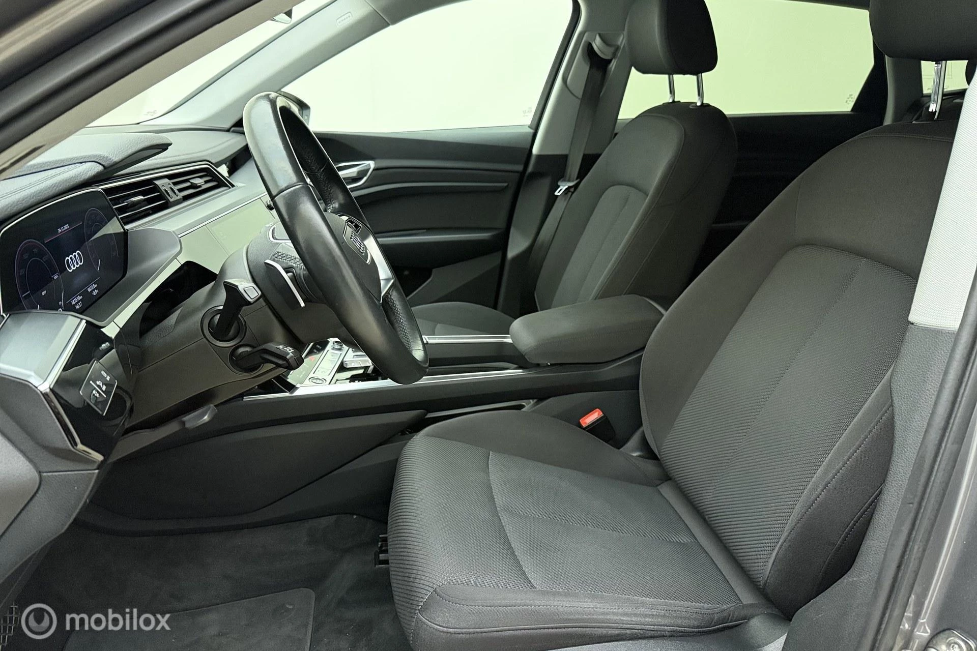 Hoofdafbeelding Audi e-tron