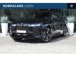 BMW iX xDrive45 M Sport / Panoramadak / Trekhaak / Soft-Close / Stoelventilatie / Parking Assistant Professional / Comfort Access / Adaptieve LED / Harman Kardon