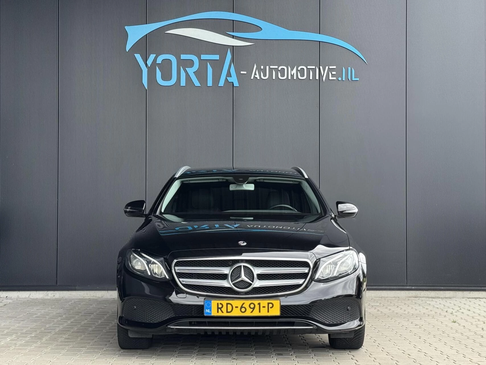Hoofdafbeelding Mercedes-Benz E-Klasse