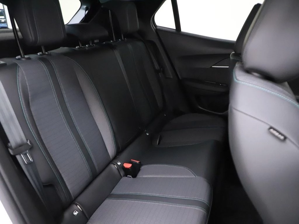 Hoofdafbeelding Peugeot e-2008