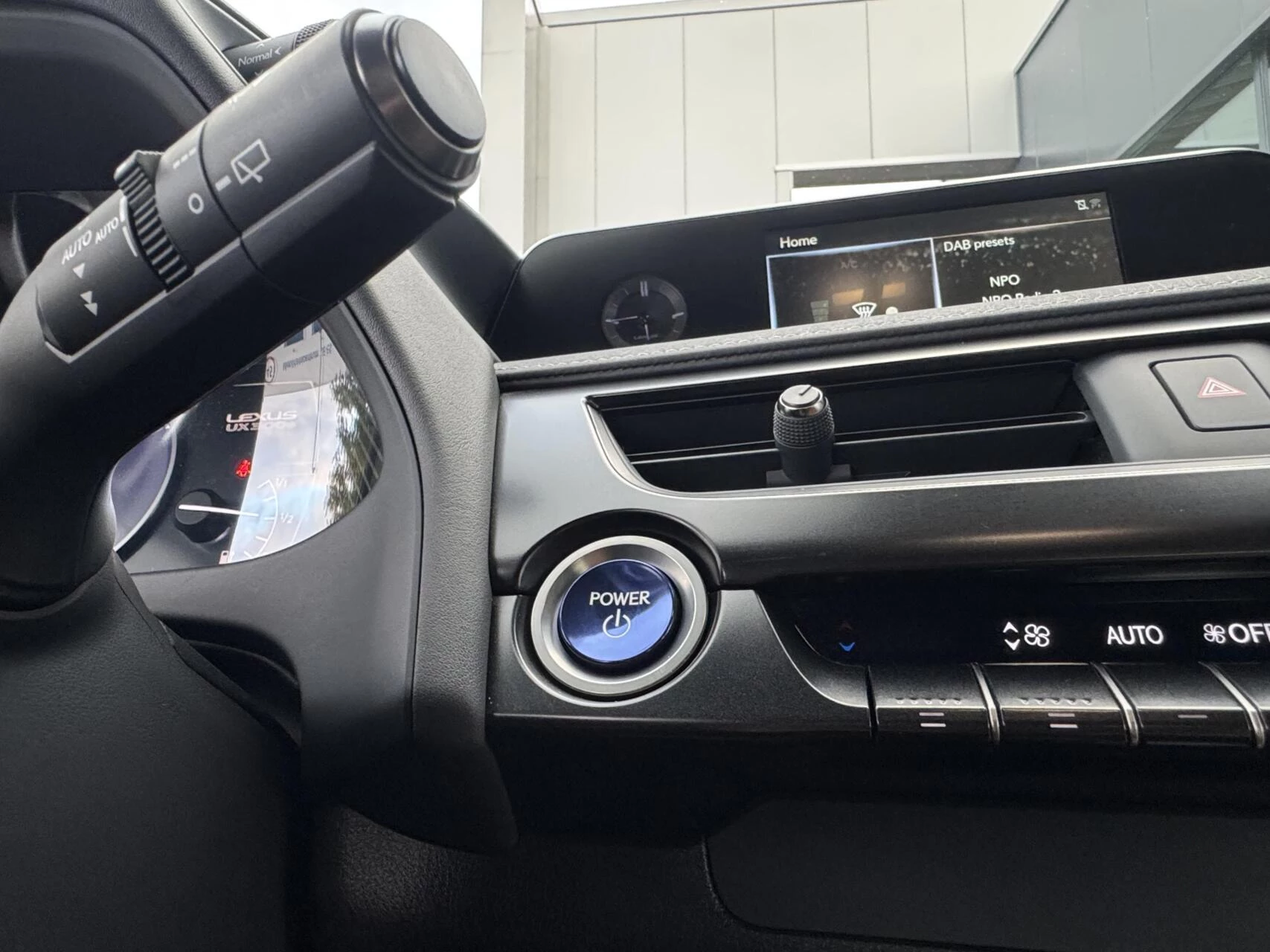 Hoofdafbeelding Lexus UX