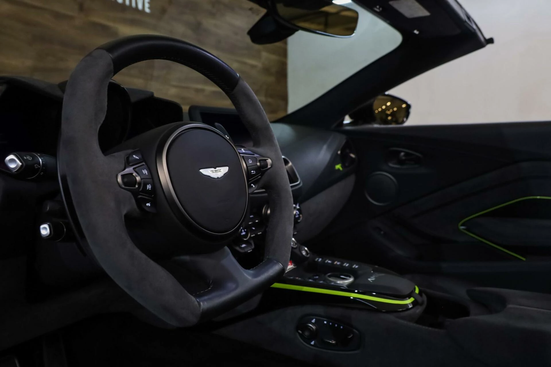 Hoofdafbeelding Aston Martin V8 Vantage