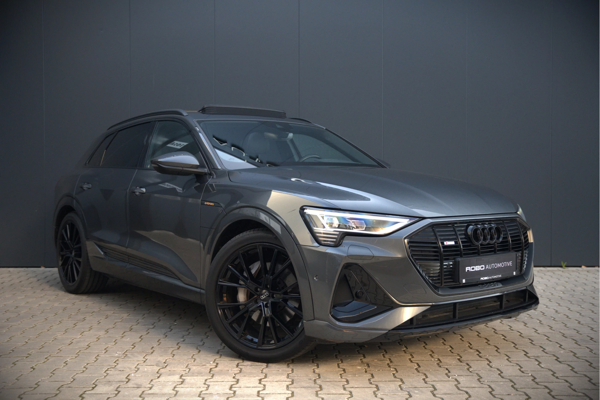 Hoofdafbeelding Audi e-tron