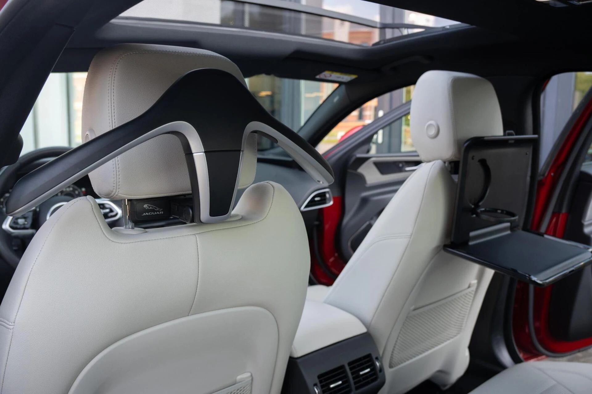 Hoofdafbeelding Jaguar XE