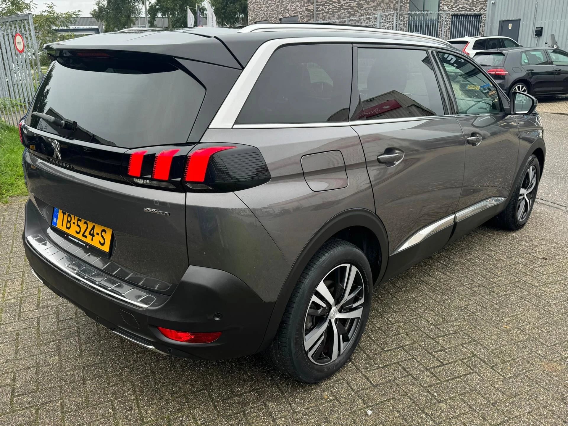 Hoofdafbeelding Peugeot 5008