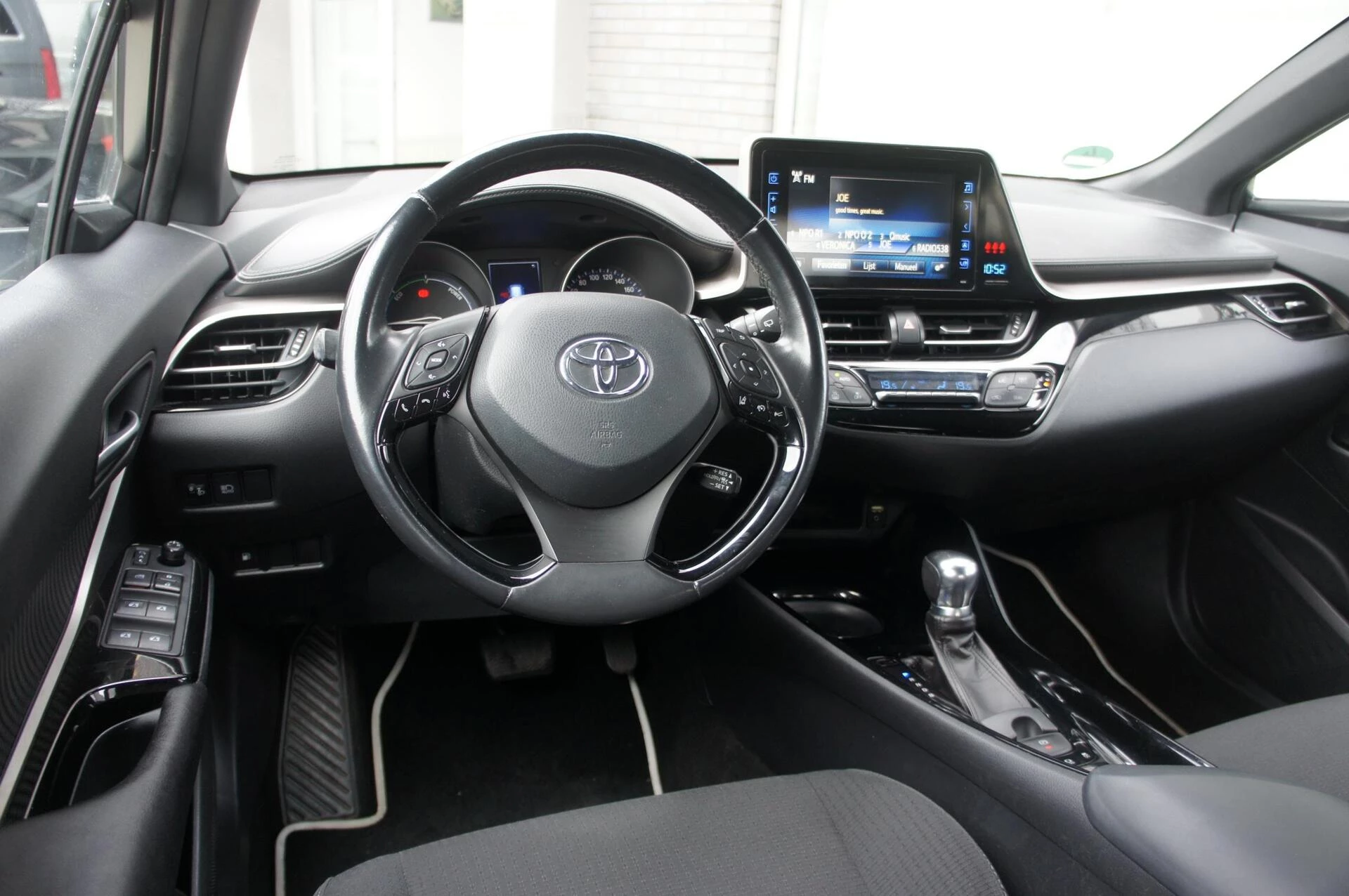Hoofdafbeelding Toyota C-HR