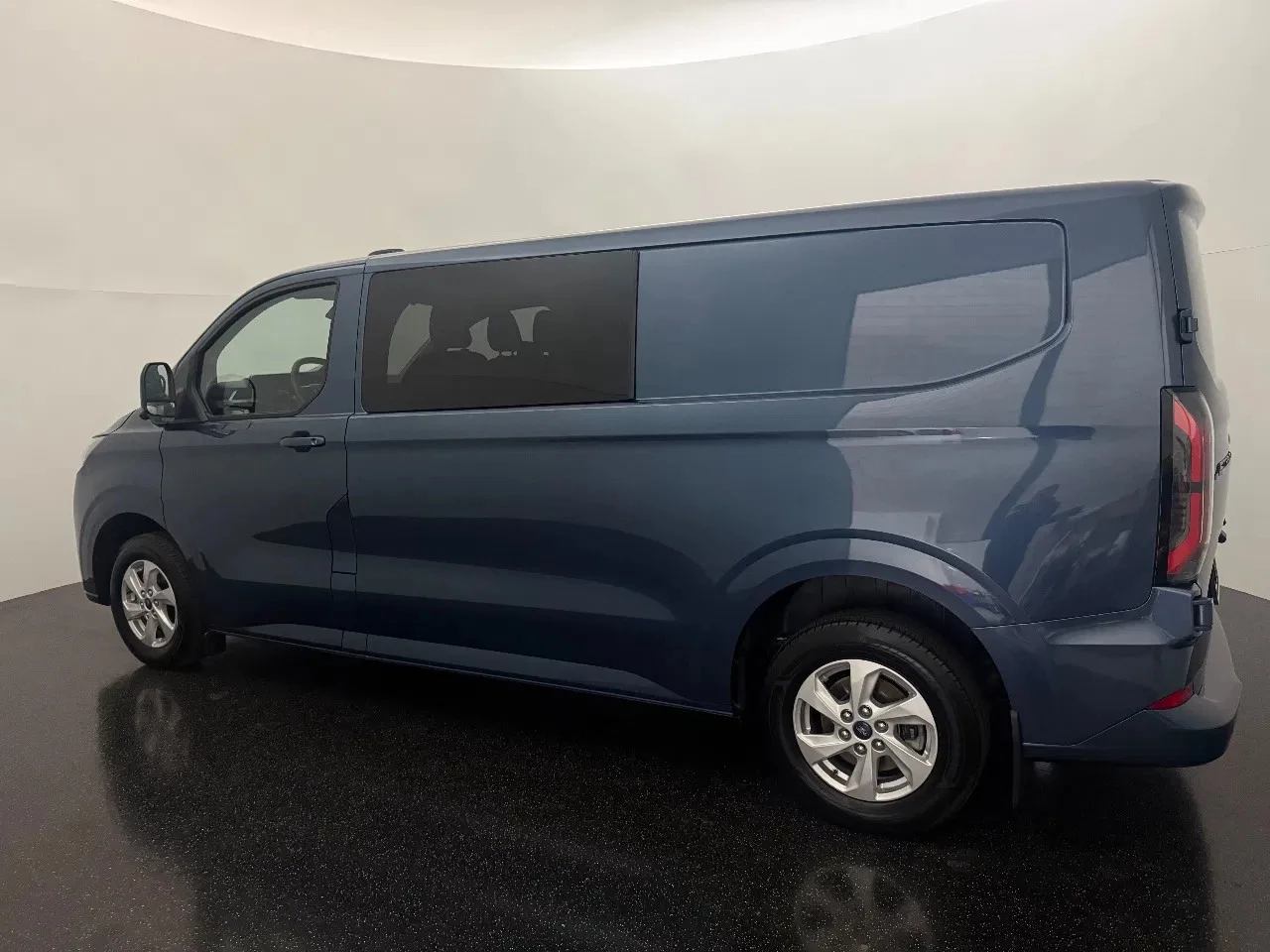 Hoofdafbeelding Ford E-Transit Custom