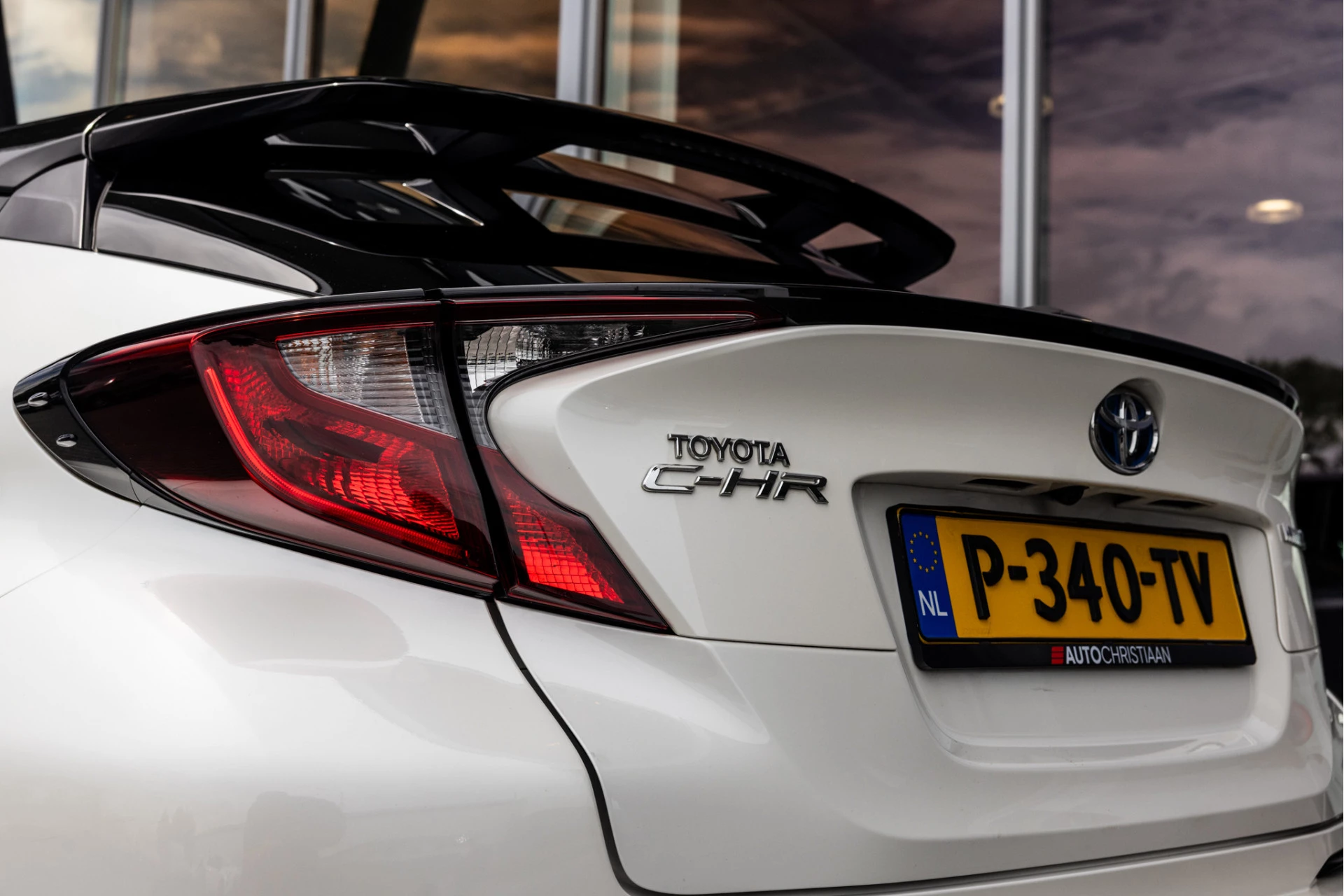 Hoofdafbeelding Toyota C-HR