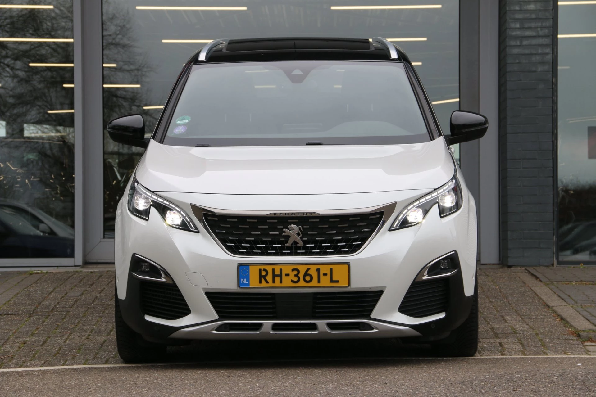 Hoofdafbeelding Peugeot 5008