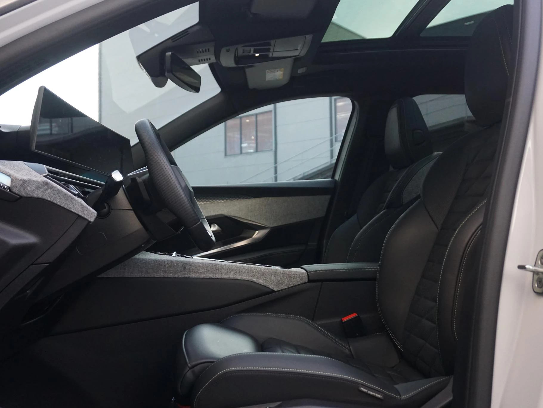 Hoofdafbeelding Peugeot e-5008