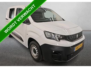 Hoofdafbeelding Peugeot Partner Peugeot Partner 1.2 Benzine 111PK Euro6 Premium / Airco / Navigatie / Cruise-ctr. / Schuifdeur + Raam / Radio multimedia / Apk 03-2026