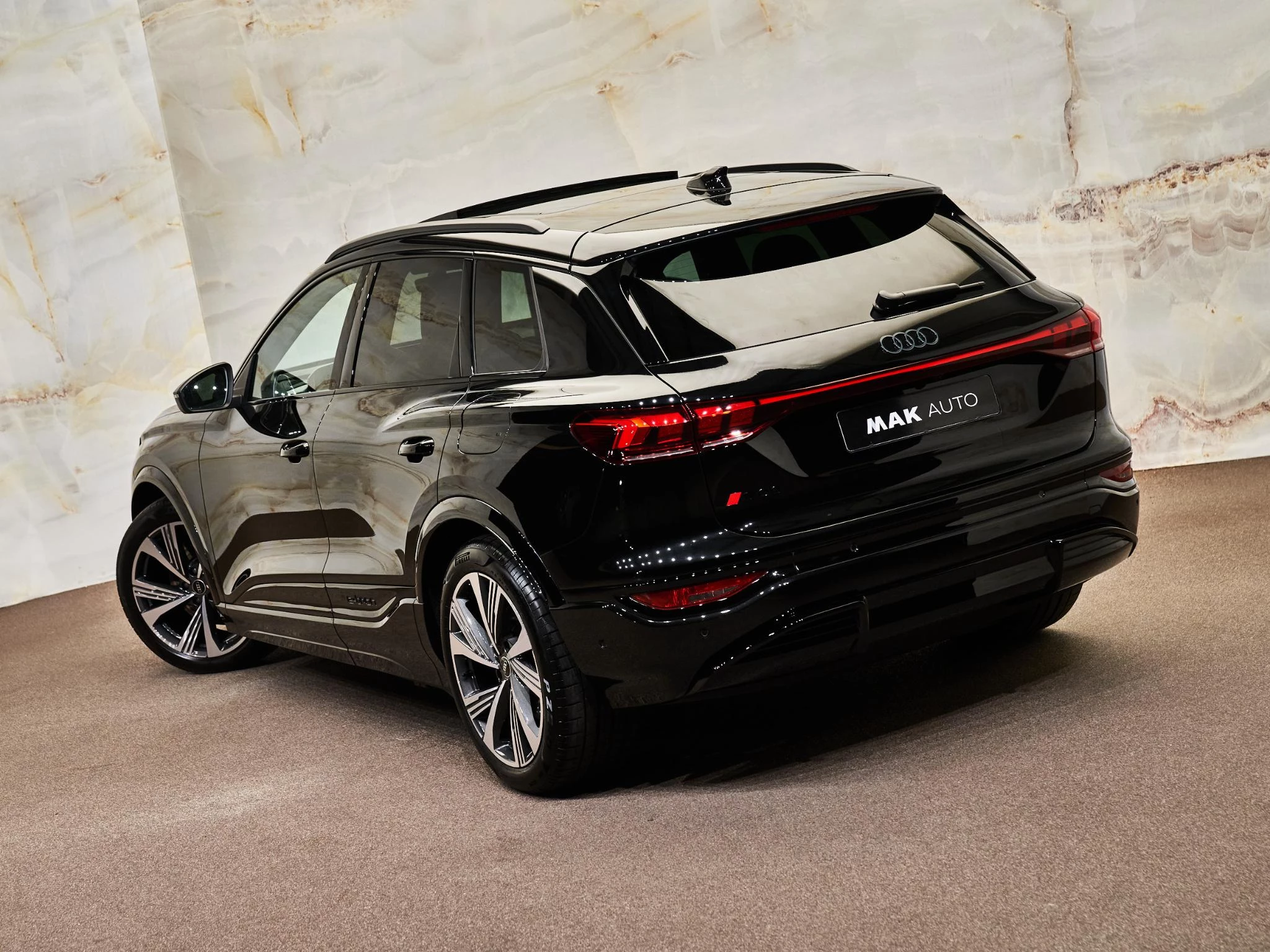 Hoofdafbeelding Audi SQ6