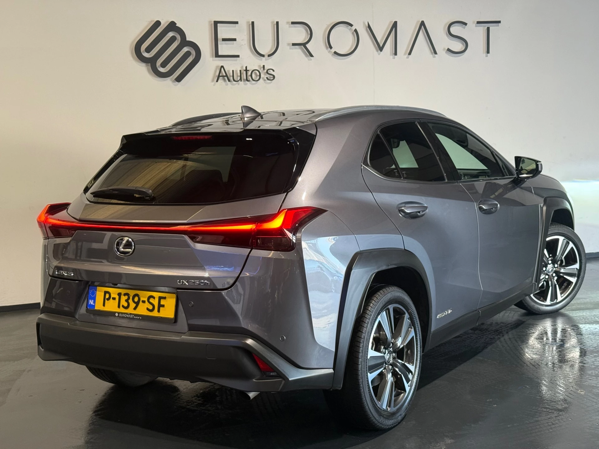 Hoofdafbeelding Lexus UX