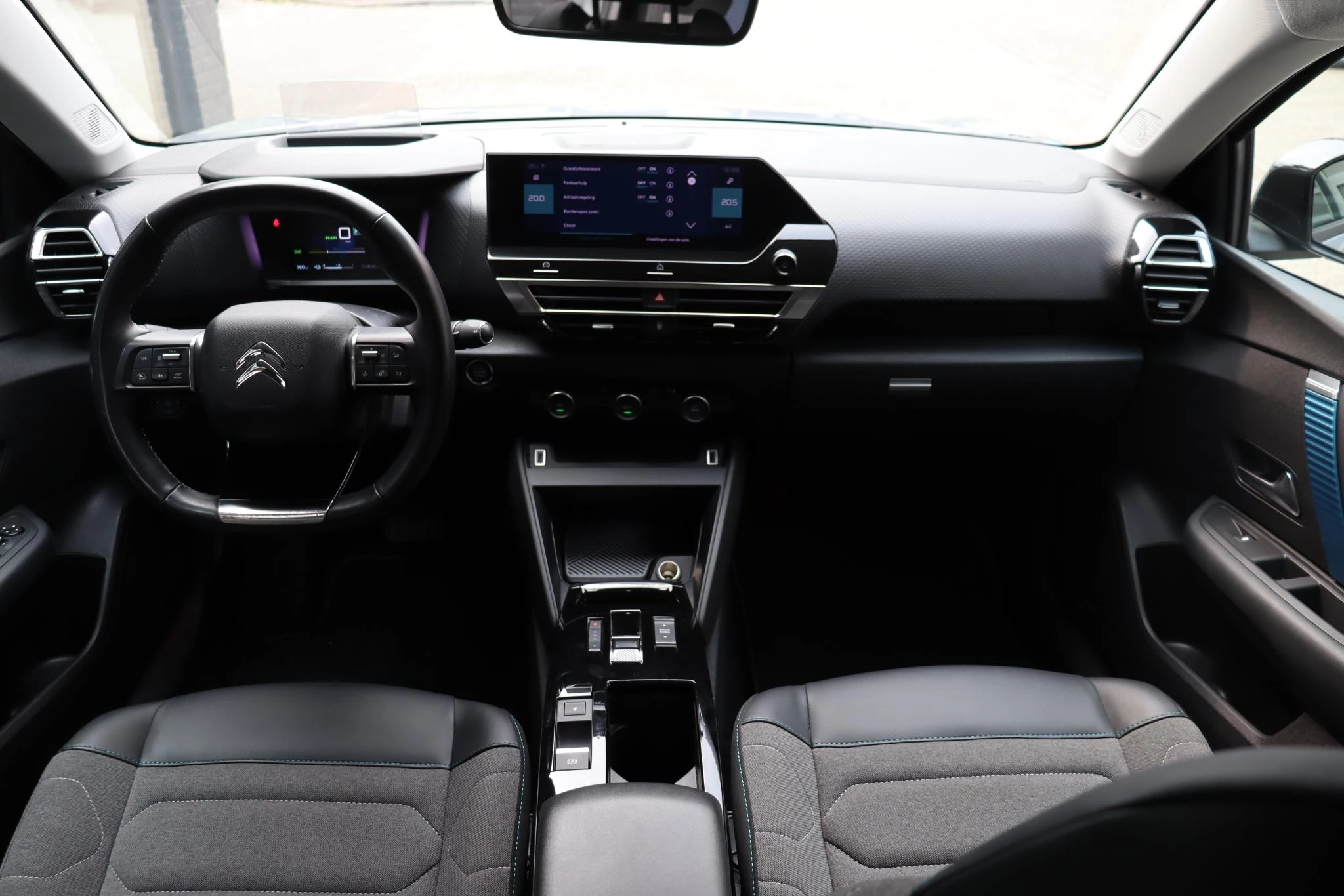 Hoofdafbeelding Citroën ë-C4