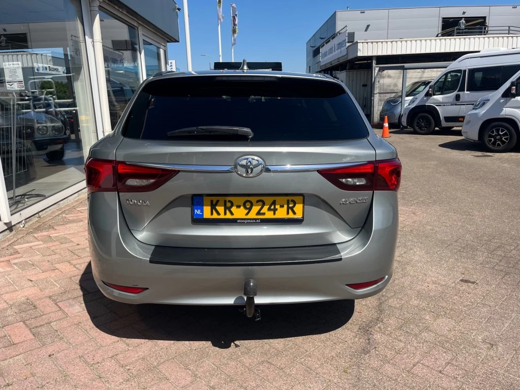 Hoofdafbeelding Toyota Avensis
