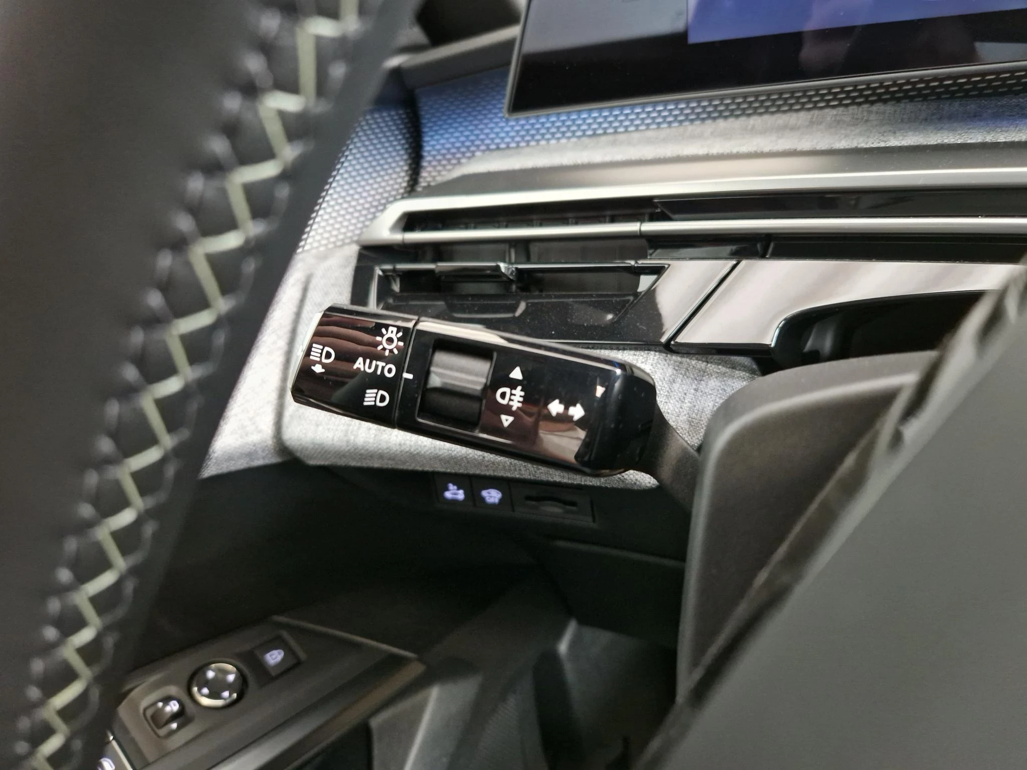 Hoofdafbeelding Peugeot e-5008
