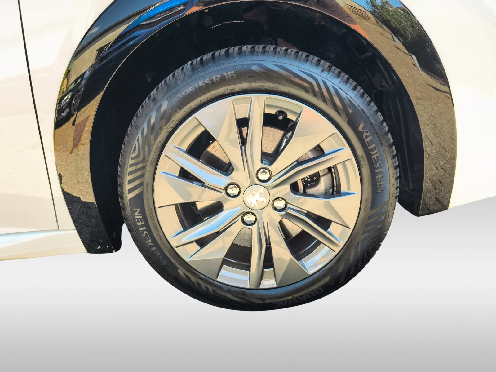 Hoofdafbeelding Peugeot e-208