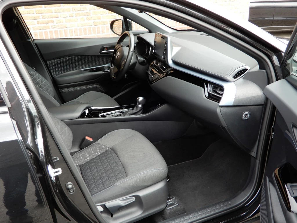 Hoofdafbeelding Toyota C-HR