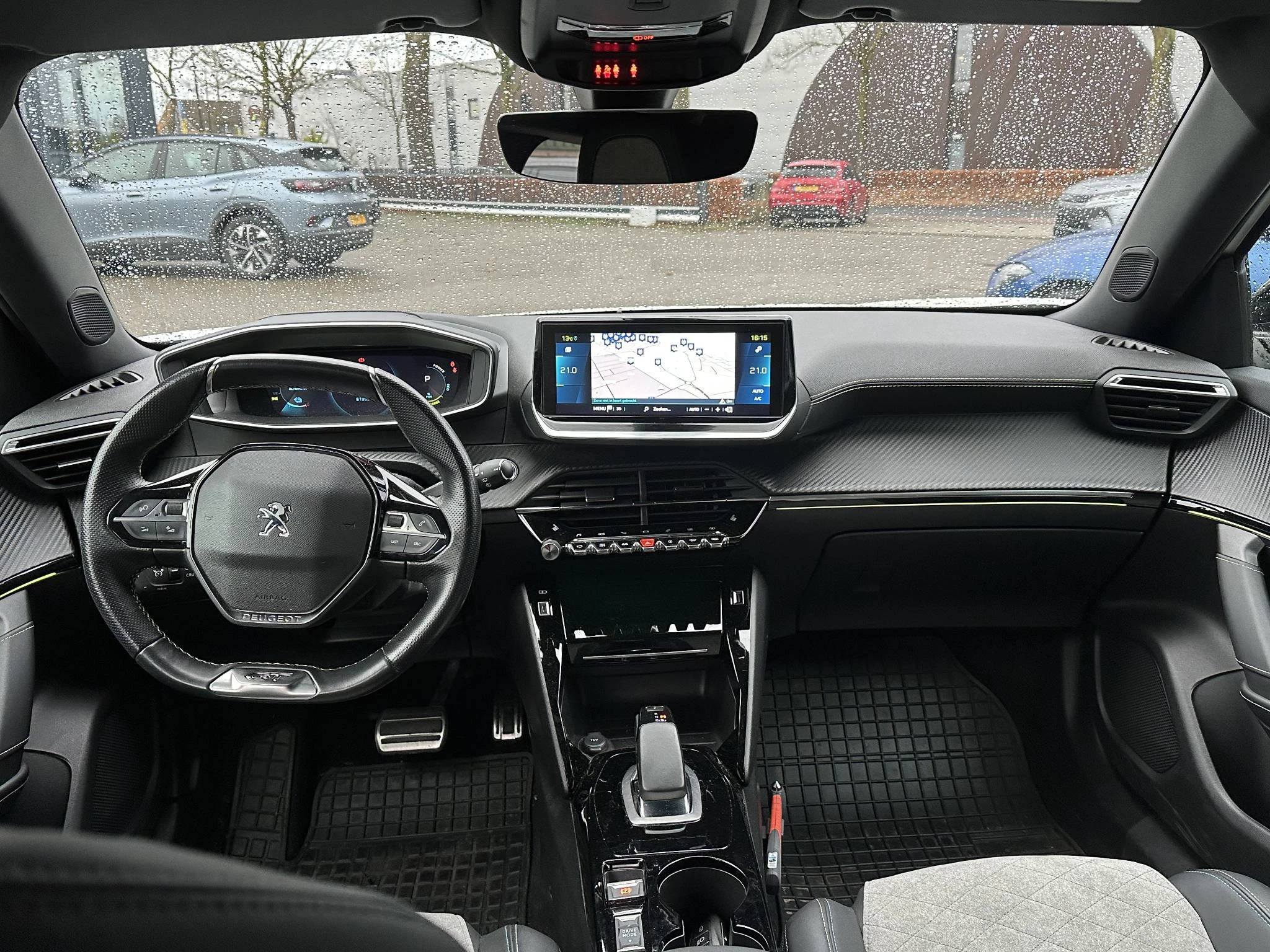 Hoofdafbeelding Peugeot e-2008