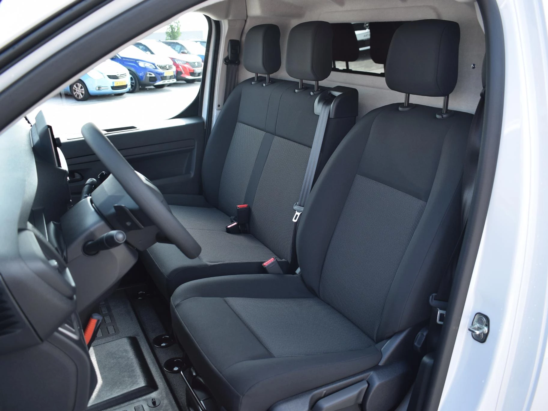 Hoofdafbeelding Peugeot e-Expert