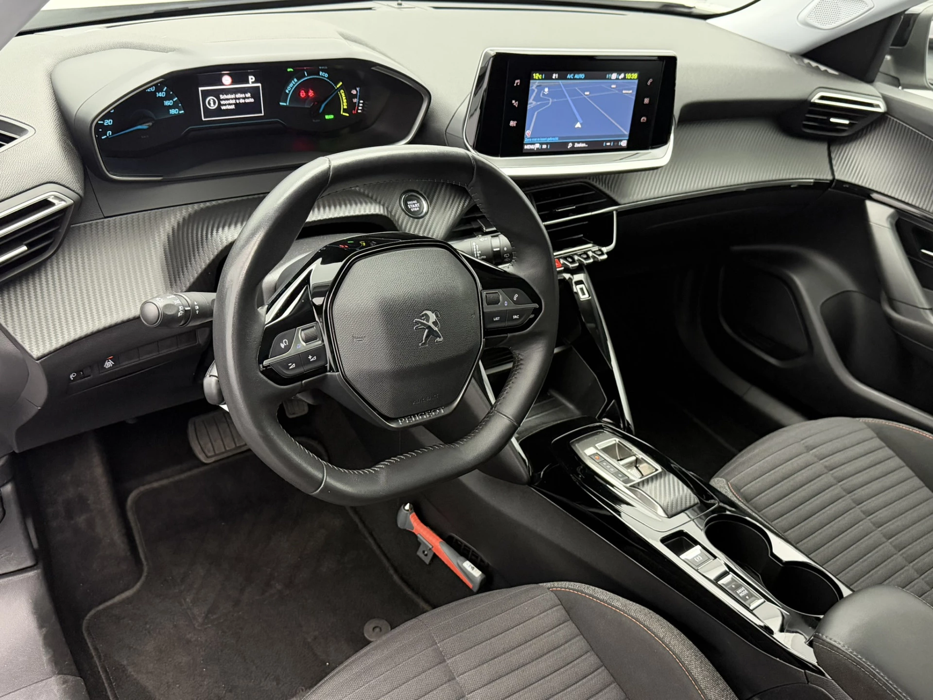 Hoofdafbeelding Peugeot e-2008