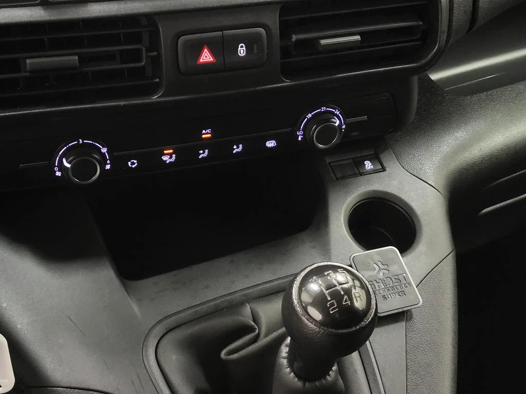 Hoofdafbeelding Peugeot Partner