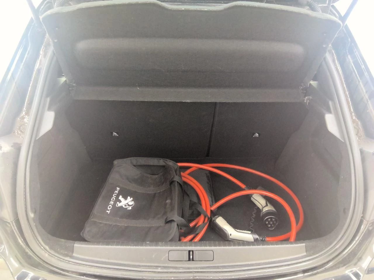 Hoofdafbeelding Peugeot e-208