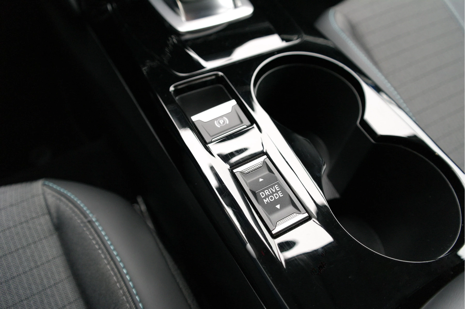 Hoofdafbeelding Peugeot e-2008