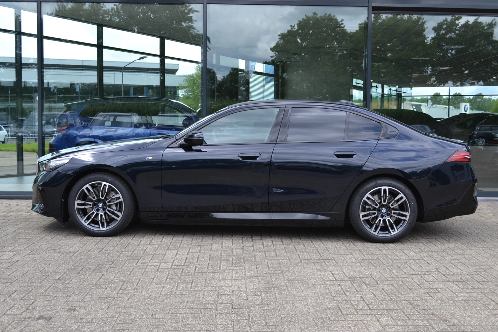 Hoofdafbeelding BMW i5